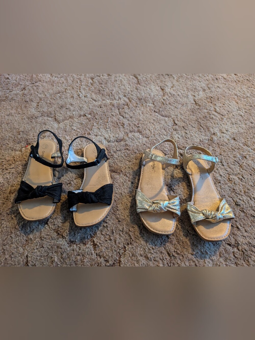 Girls Cute Gold & Black Bow Sandals!
